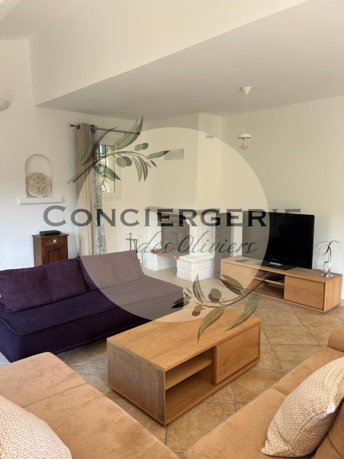 Villa Avec Piscine Belgentier Luaran gambar